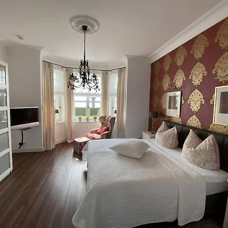 In Mit Seeblick 아파트 *